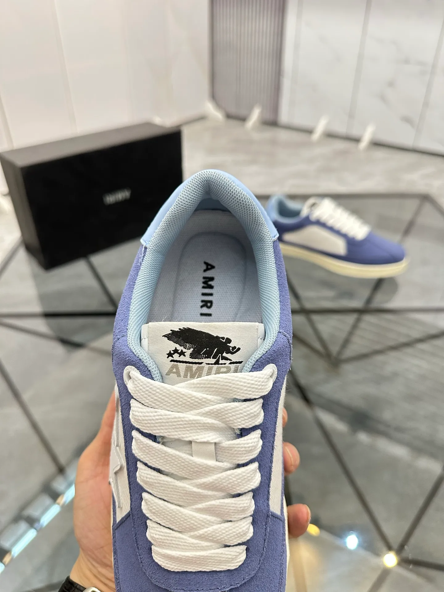Men's shoes: 💰P420¥ Product trademark: AMIRI* "Amir*" low-top casual shoes Regular size: 38-45 (can be customized to 46) Product material: imported nubuck leather upper, breathable lining, original outsole. Number: 001